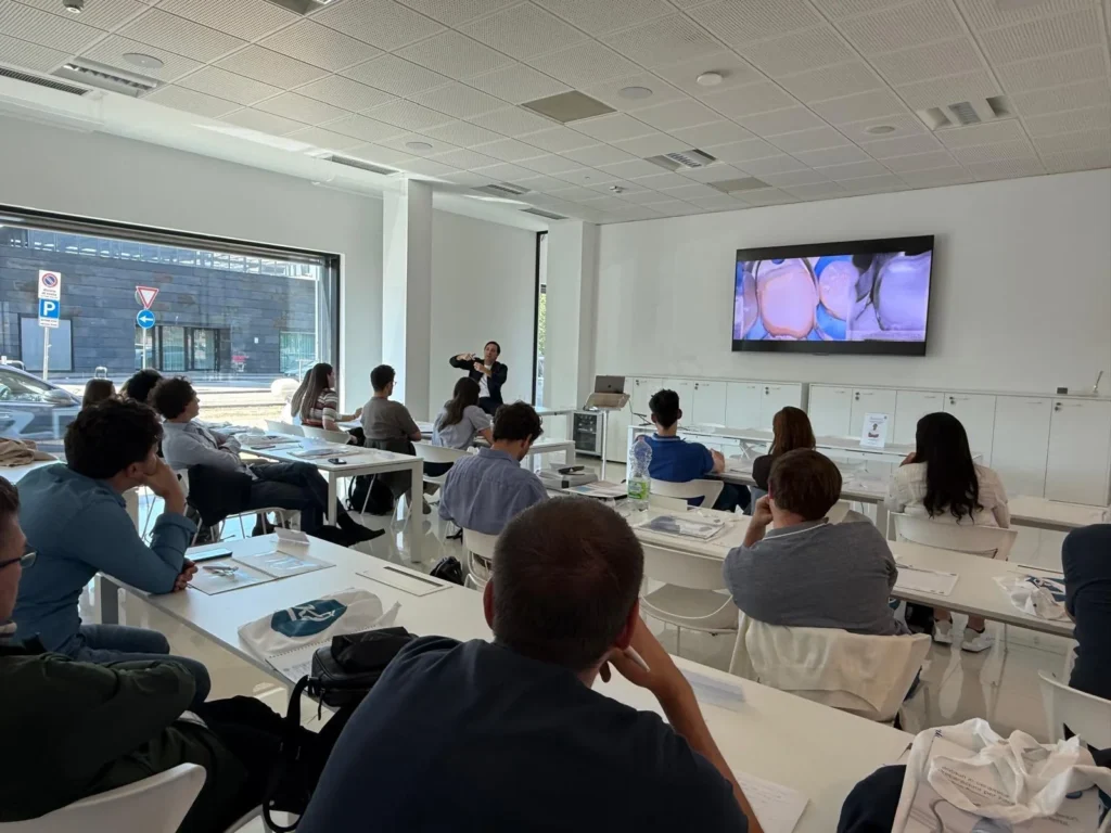 Lezione in aula con i partecipanti al corso
